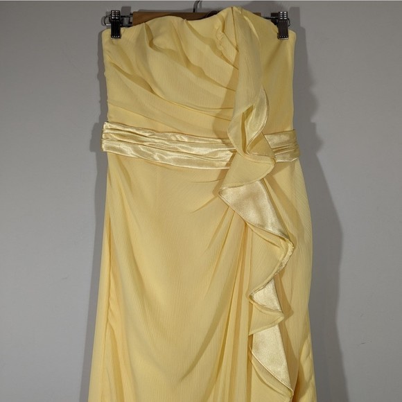 David's Bridal Pastel Yellow Long Strapless Dress with Front Ruffle Women Size 6 - Picture 3 of 7